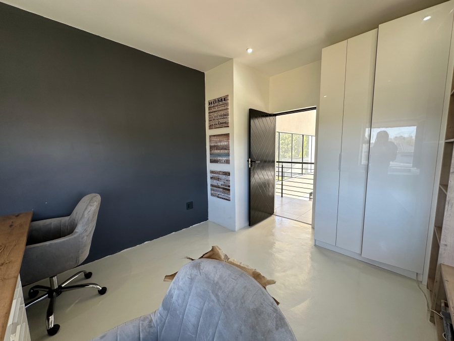 4 Bedroom Property for Sale in The Islands Estates North West